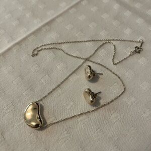 TIFFANY & Co Elsa Peretti Bean Design Sterling Silver Necklace and Earrings Set